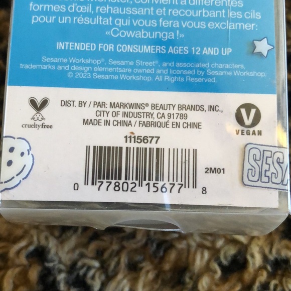 NWT Wet n wild cowabunga Cookie Monster eyelash curler and key chain 🍪 - Picture 5 of 5